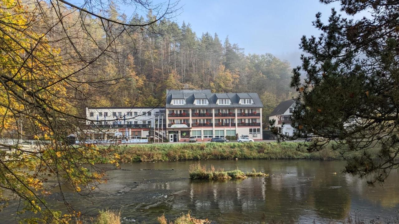 Hotel Am Schlossberg Ziegenruck Ngoại thất bức ảnh